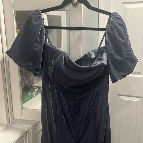 BY ANTHROPOLOGIE (NWT) The Femme Velvet Jumpsuit, Dusty Blue, Size 12 - Picture 4 of 15
